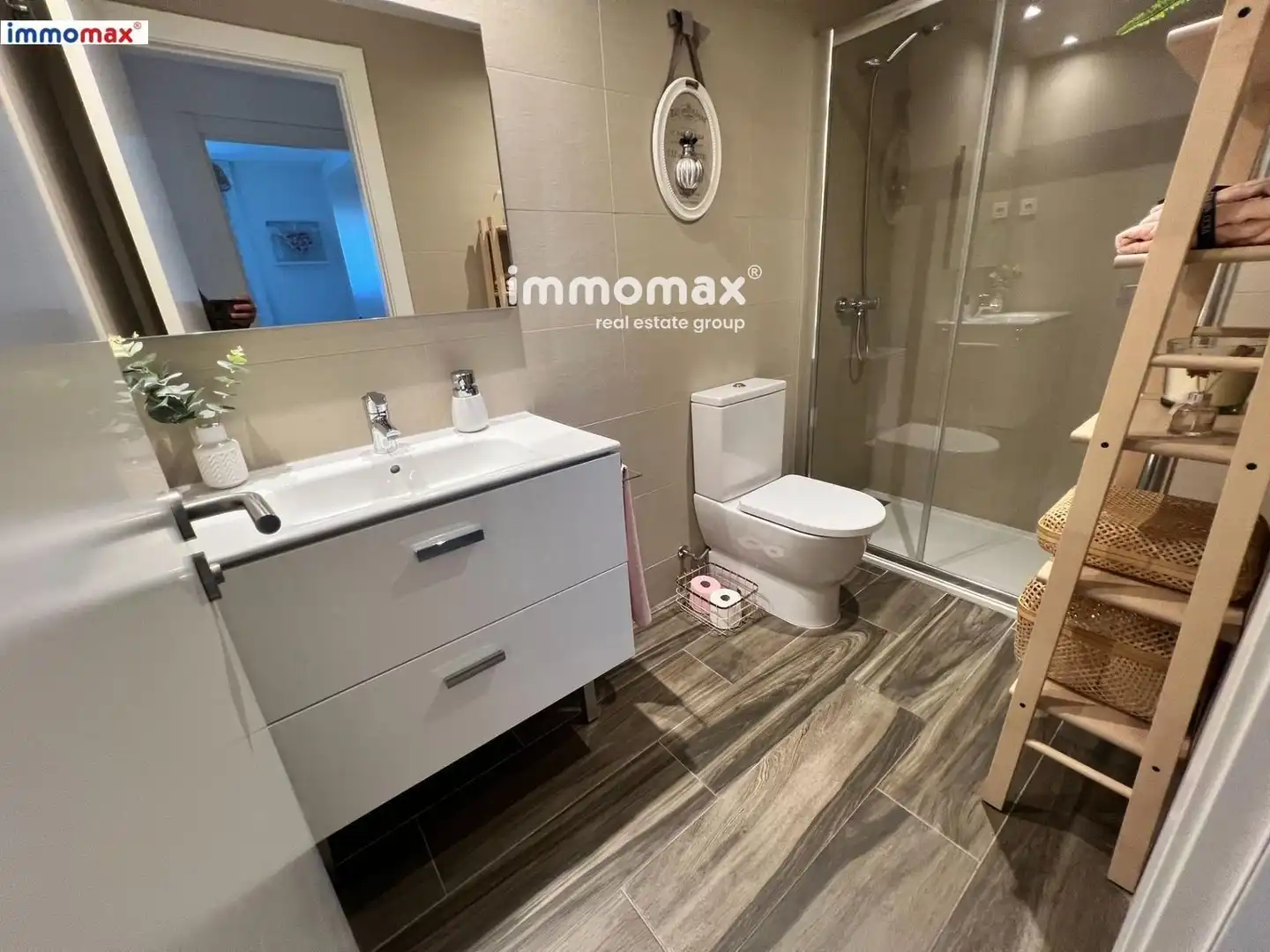 Piso en venta en Sant Boi de Llobregat con Aire acondicionado, Terraza y Trastero