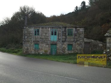 Landhaus zum Verkauf in O Páramo