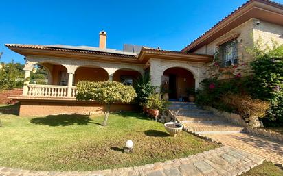 Vista exterior de Casa o xalet en venda en  Córdoba Capital amb Aire condicionat, Terrassa i Piscina