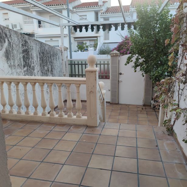 Single-family semi-detached for sale in Linares  with Air Conditioner, Oven and Washing machine
