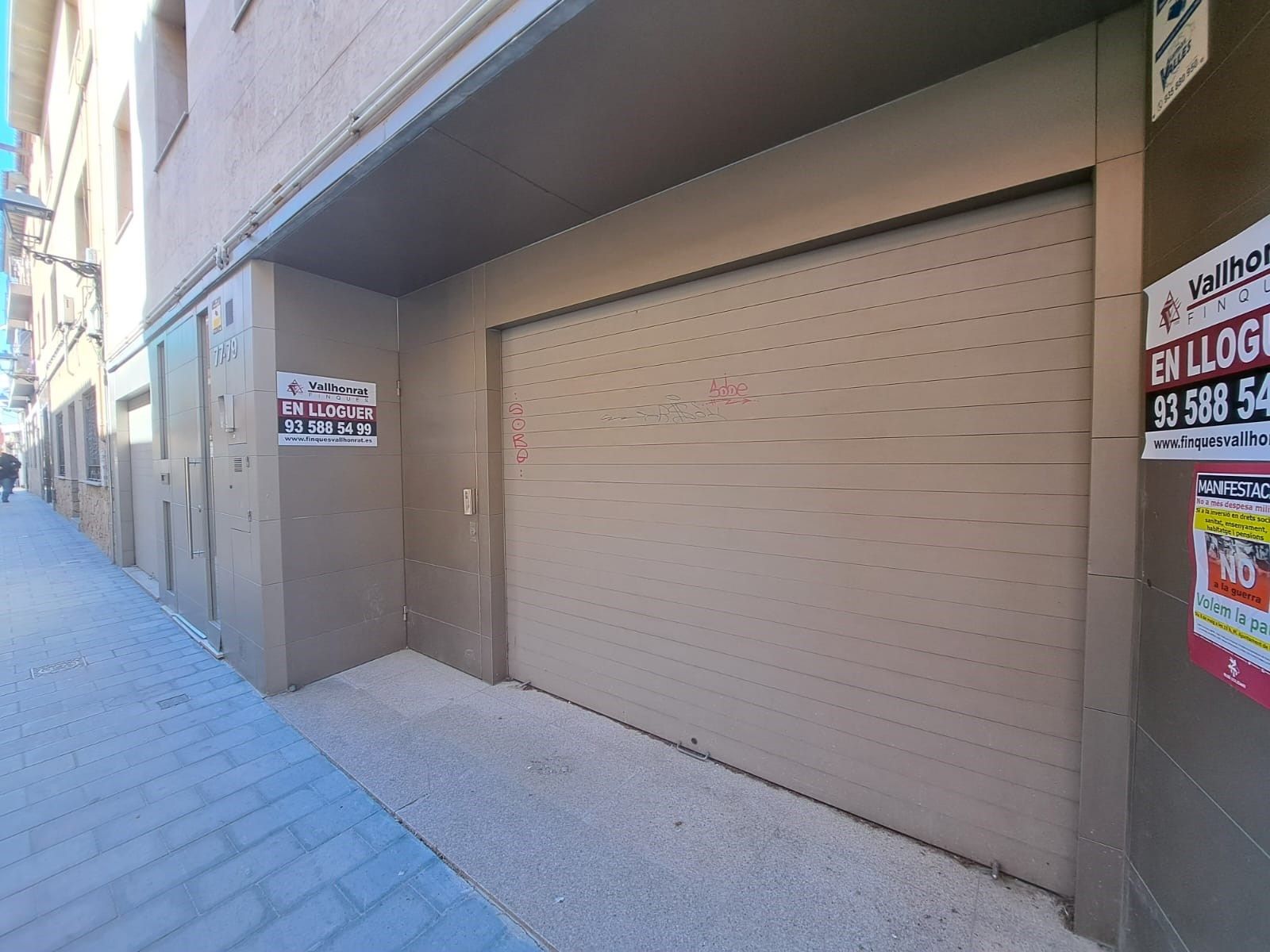 Aparcament de Local de lloguer en Rubí