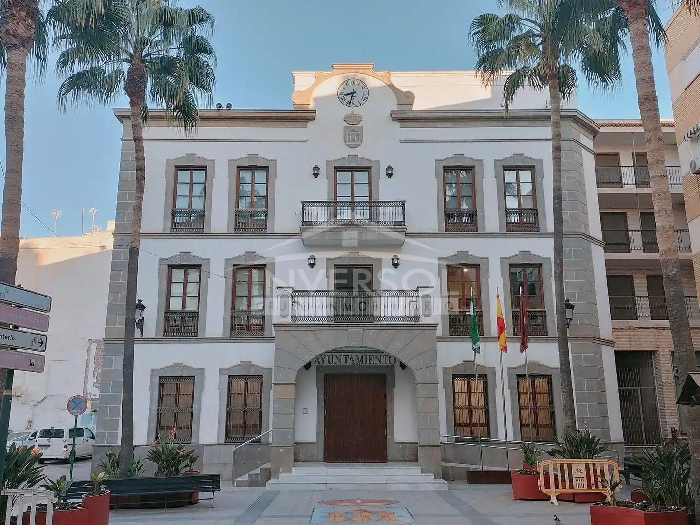 Vista exterior de Casa o xalet en venda en Adra amb Aire condicionat, Calefacció i Jardí privat