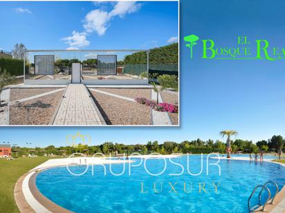 Swimming pool of House or chalet for sale in Laguna de Duero  with Heating, Private garden and Parquet flooring