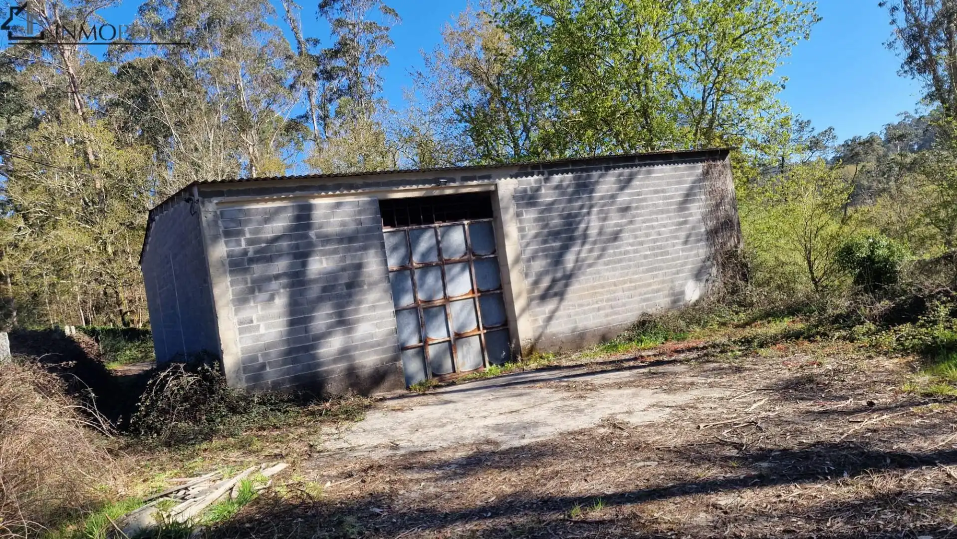 Vista exterior de Nave industrial en venta en Pontevedra Capital 