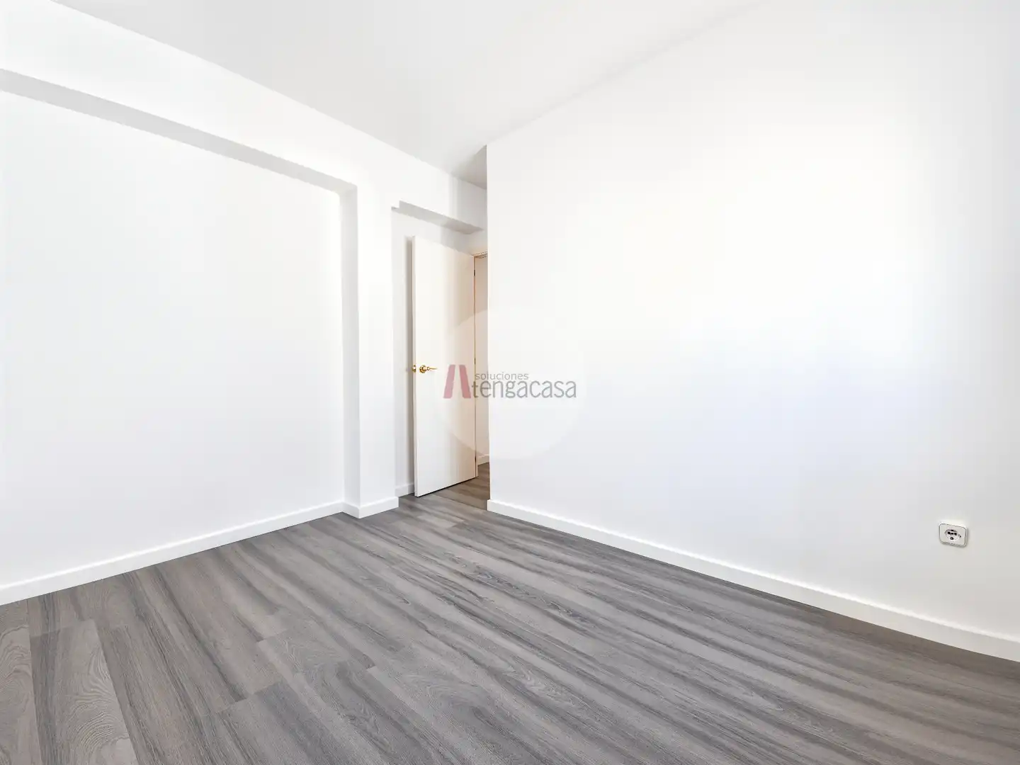 Bedroom of Flat for rent in Madrid  with Heating, Terrace and Washing machine