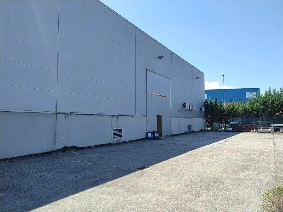Vista exterior de Nau industrial de lloguer en Ponferrada