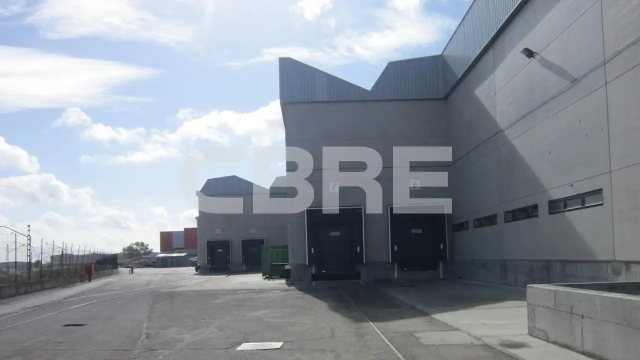 Vista exterior de Nave industrial de alquiler en Valdemoro