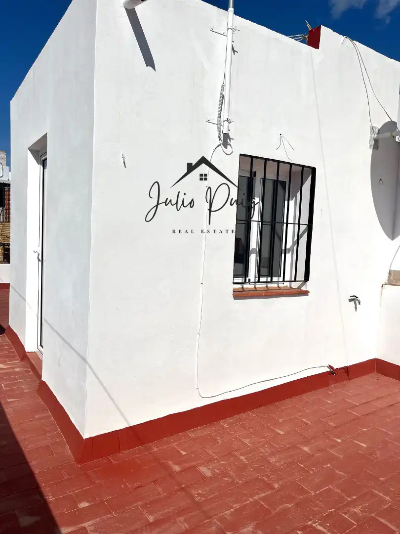 Vista exterior de Casa o xalet en venda en Coria del Río amb Terrassa, Traster i Balcó