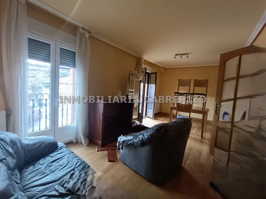 Sala de estar de Casa o chalet en venta en Ribafrecha con Calefacción, Parquet y Terraza