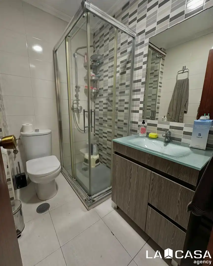 Baño de Piso en venta en Sevilla con Balcón