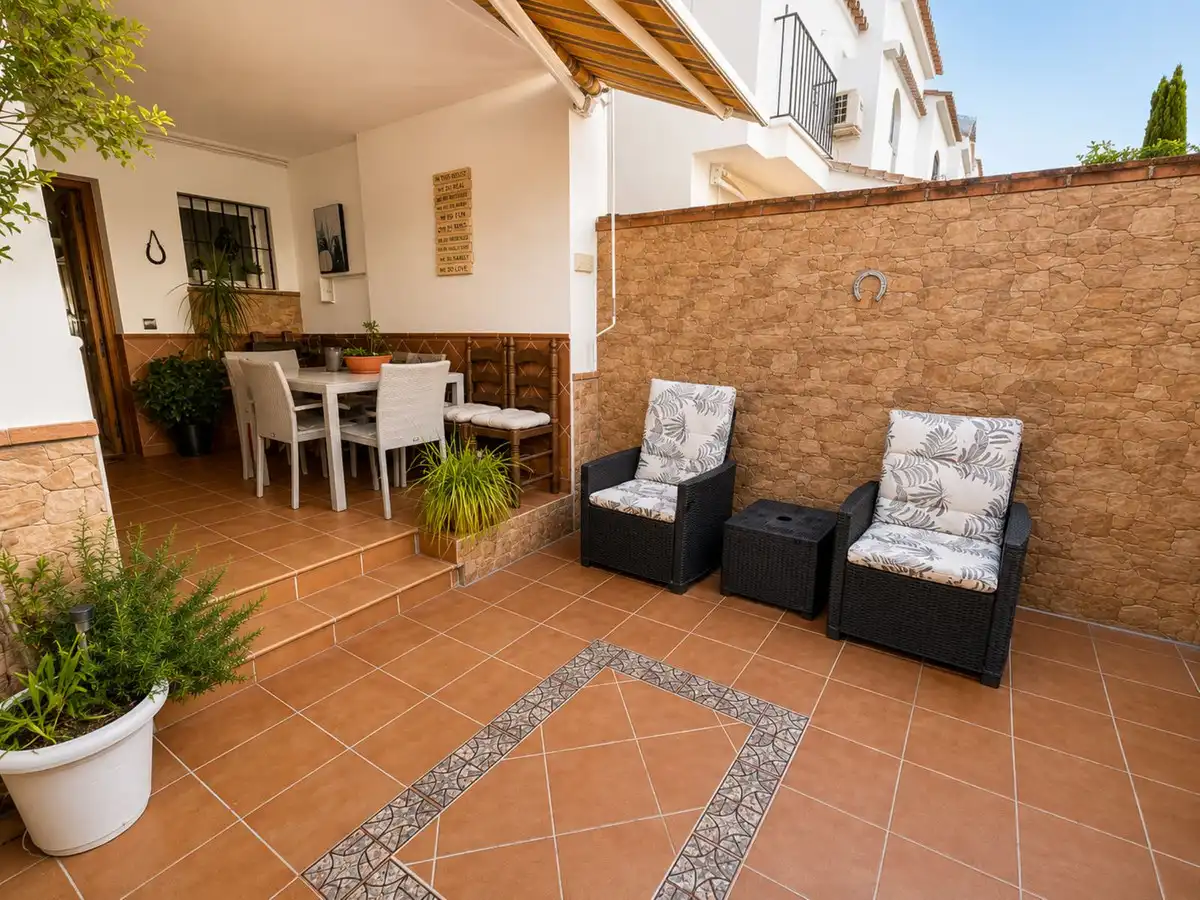 Terrassa de Casa adosada en venda en Alhaurín de la Torre amb Aire condicionat, Calefacció i Jardí privat
