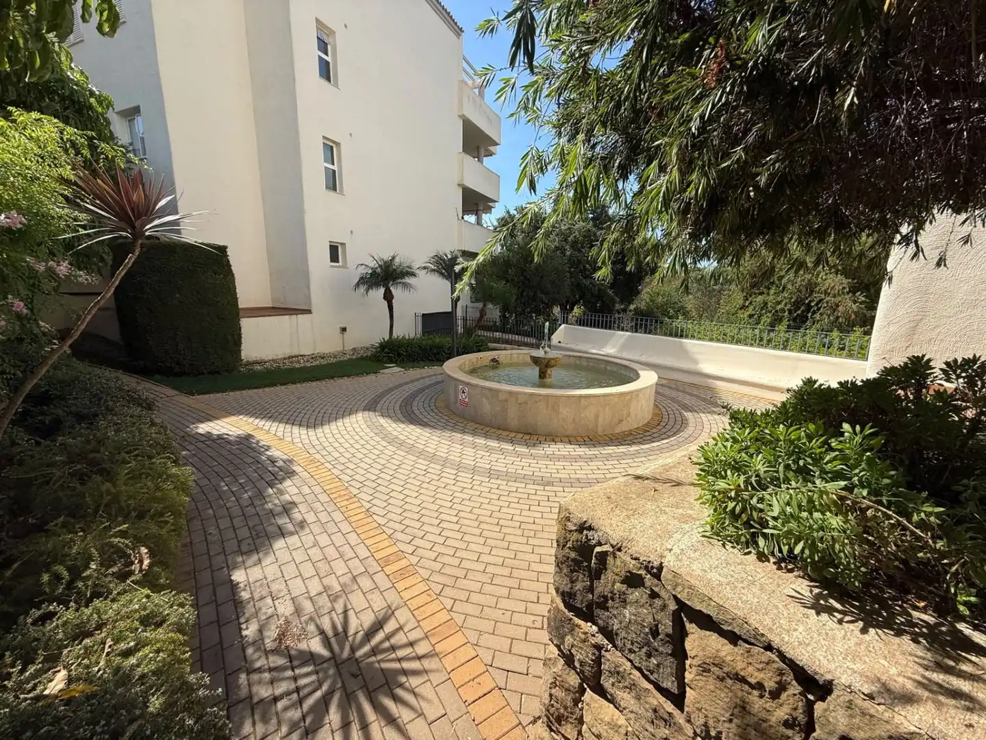 Exterior view of Flat for sale in Elviria - Cabopino