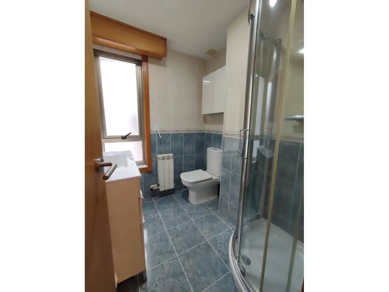 Baño de Piso en venta en Ames con Calefacción, Parquet y Trastero