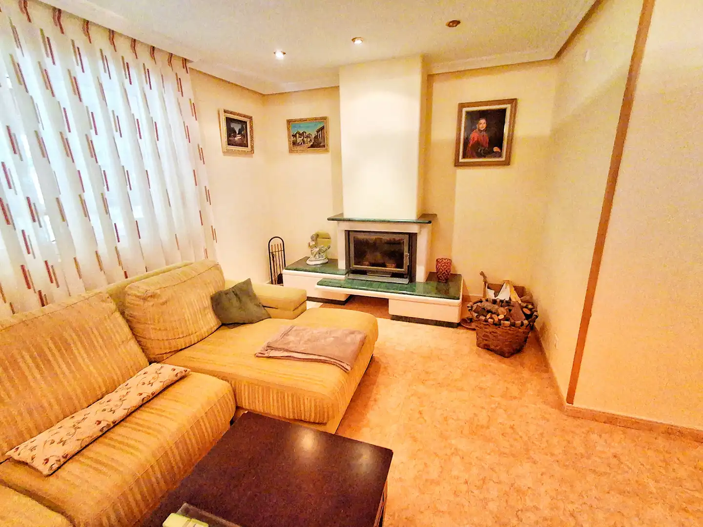 Sala de estar de Edificio en venta en Vadocondes con Alarma y Piscina comunitaria