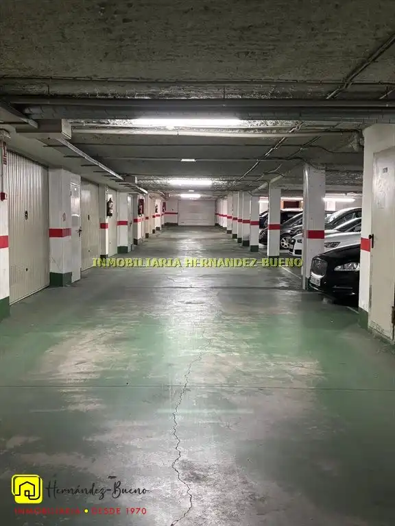 Parking de Dúplex de alquiler en Salamanca con Calefacción, Terraza y Piscina