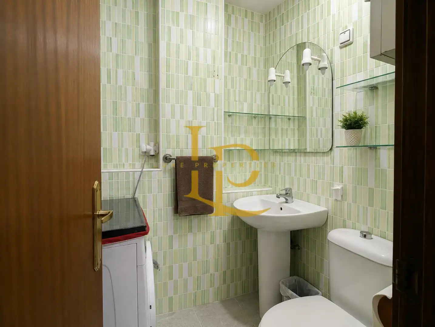 Baño de Piso en venta en San Lorenzo de El Escorial con Calefacción, Jardín privado y Horno
