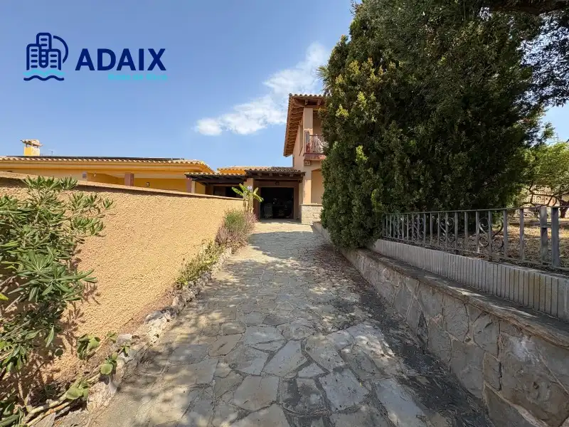Vista exterior de Casa o chalet en venta en Roda de Berà con Terraza, Trastero y Horno