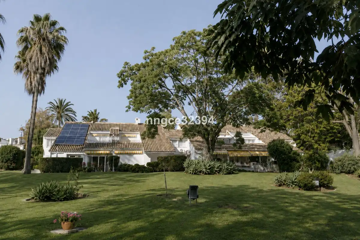 Haus zum Verkauf in Nueva Andalucía