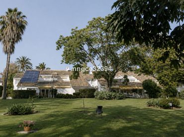 Casa en venda a Nueva Andalucía