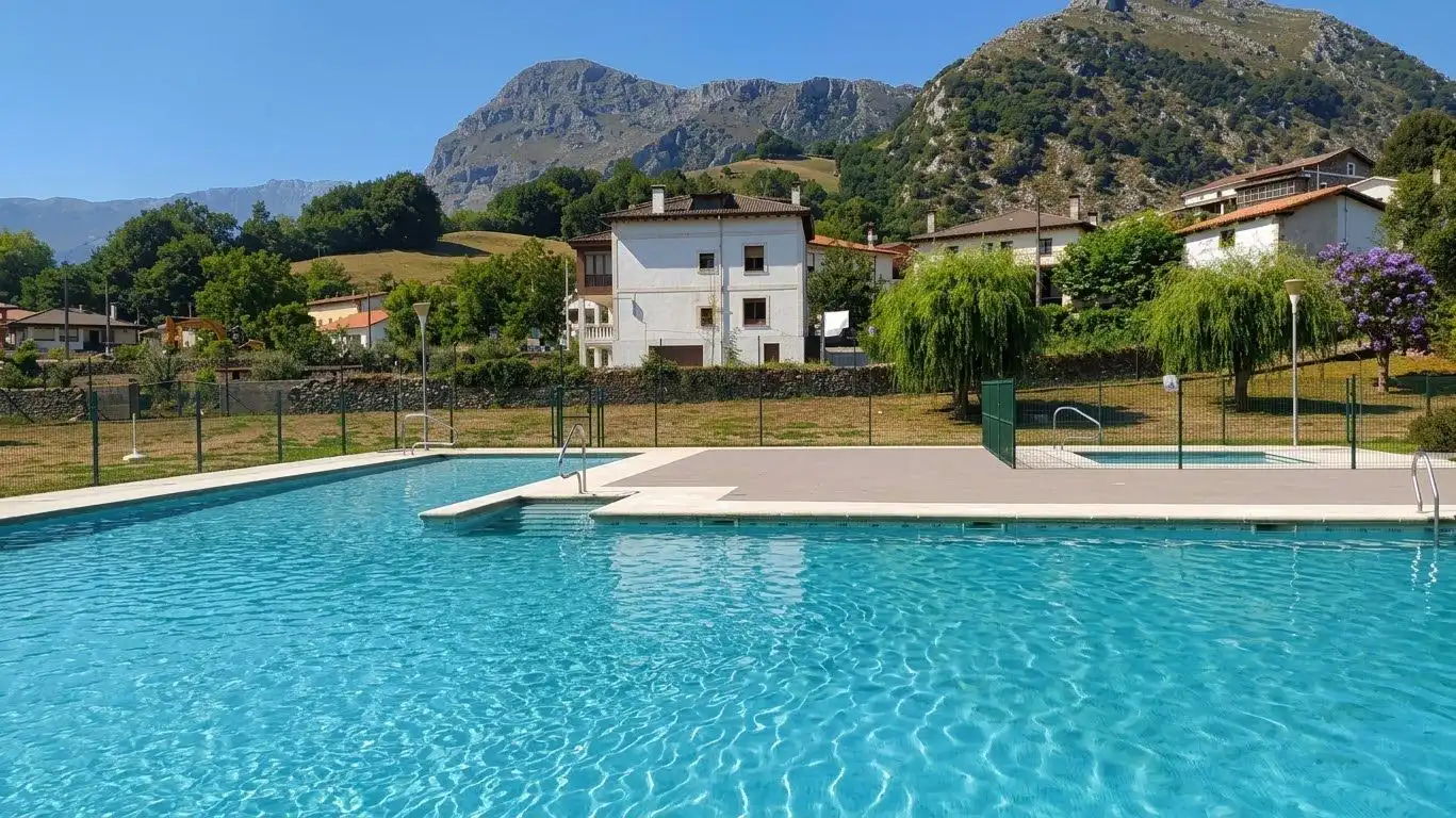 Chalet con piscina en venta en de la Atalaya, imagen 18