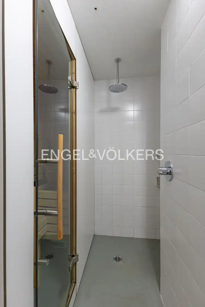 Badezimmer von Wohnung zur Miete in Madrid mit Klimaanlage und Heizung