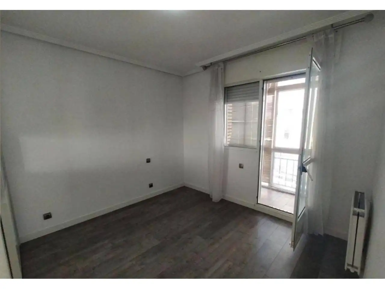 Dormitori de Casa o xalet en venda en Burgos amb Calefacció, Parquet i Terrassa