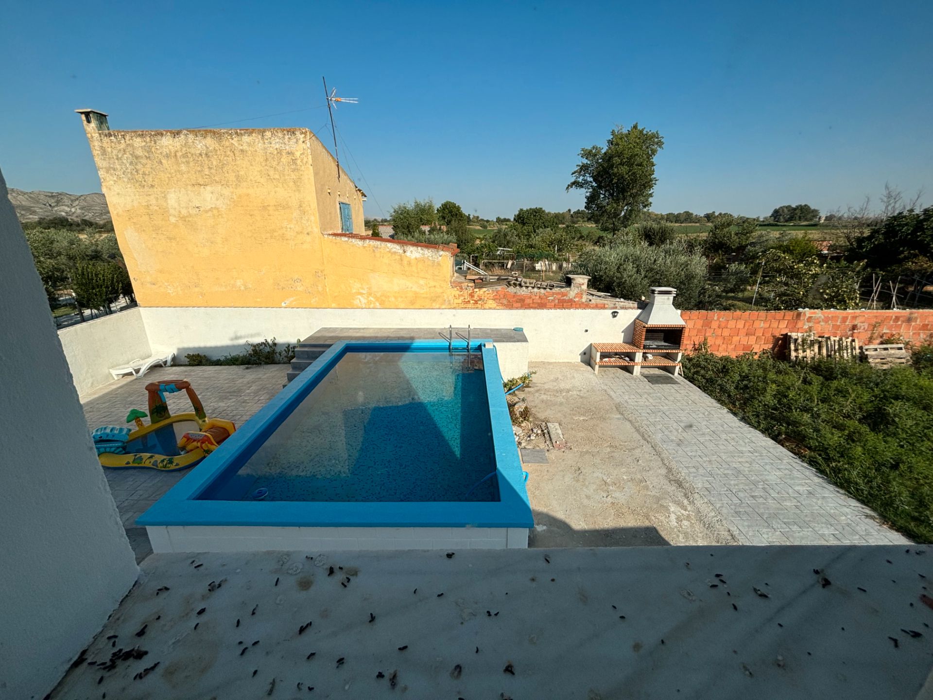 Schwimmbecken von Country house zum verkauf in El Burgo de Ebro mit Privatgarten, Abstellraum und Schwimmbad