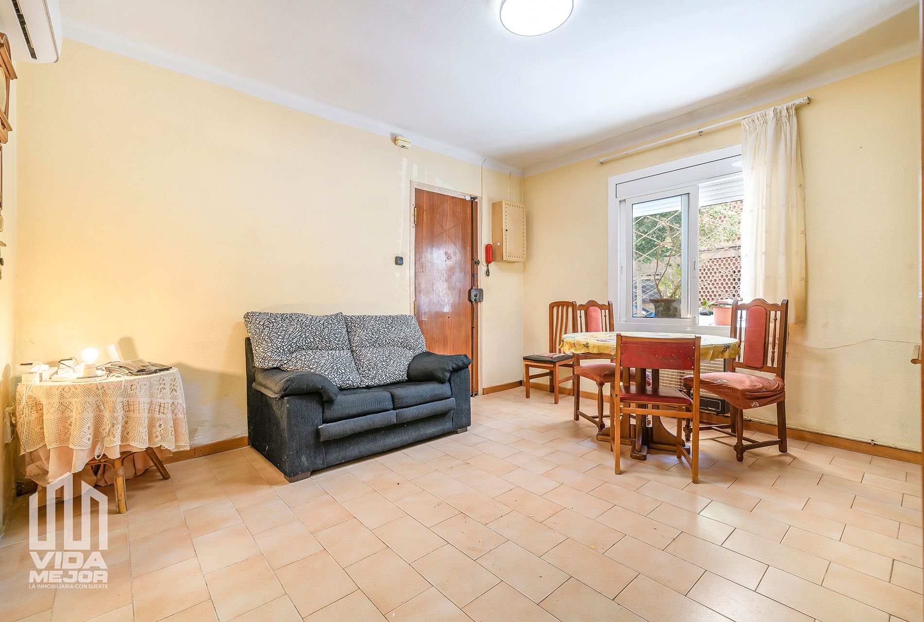 Living room of Flat for sale in Viladecans  with Air Conditioner and Heating