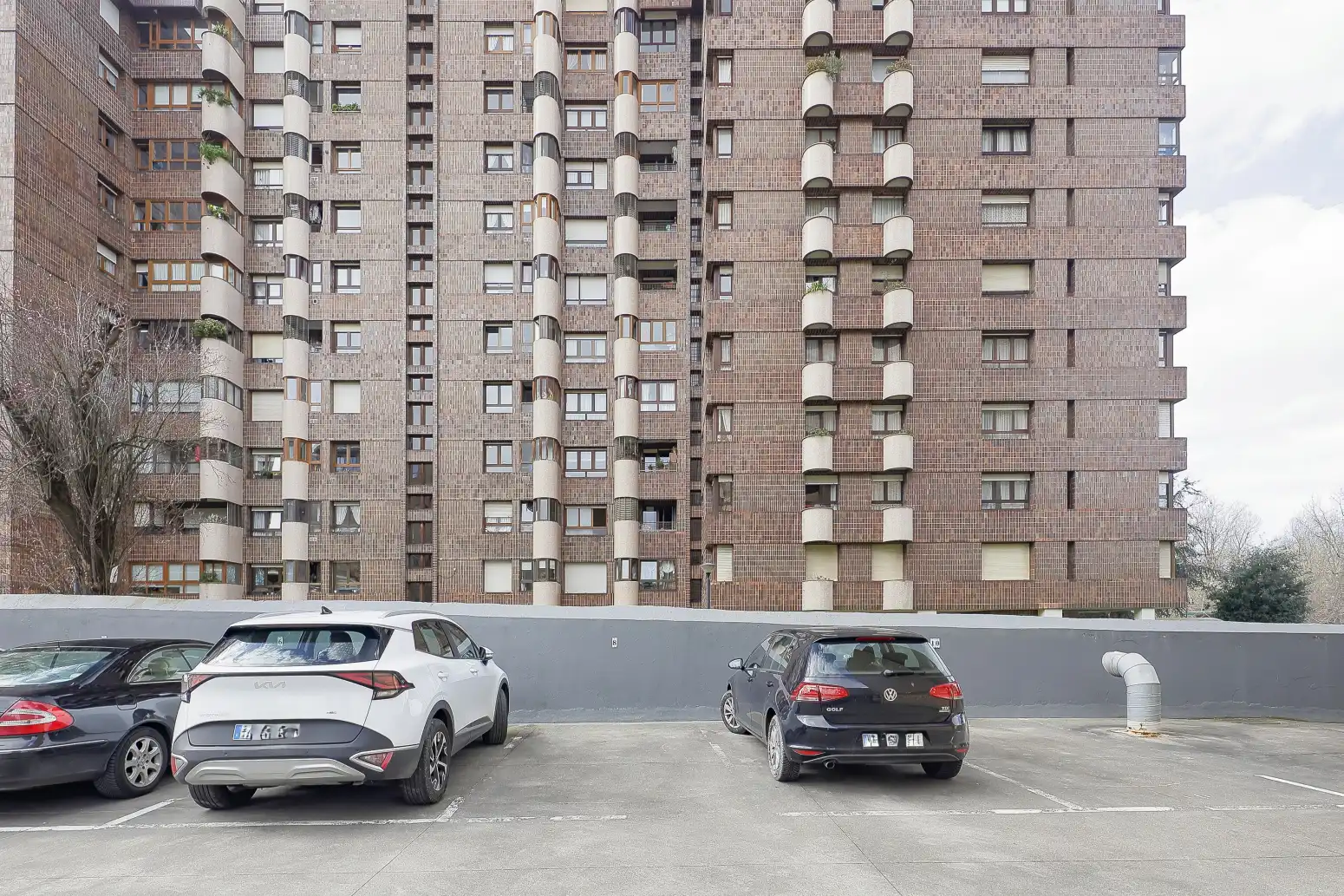 Aparcament de Àtic en venda en Gijón  amb Calefacció, Parquet i Terrassa