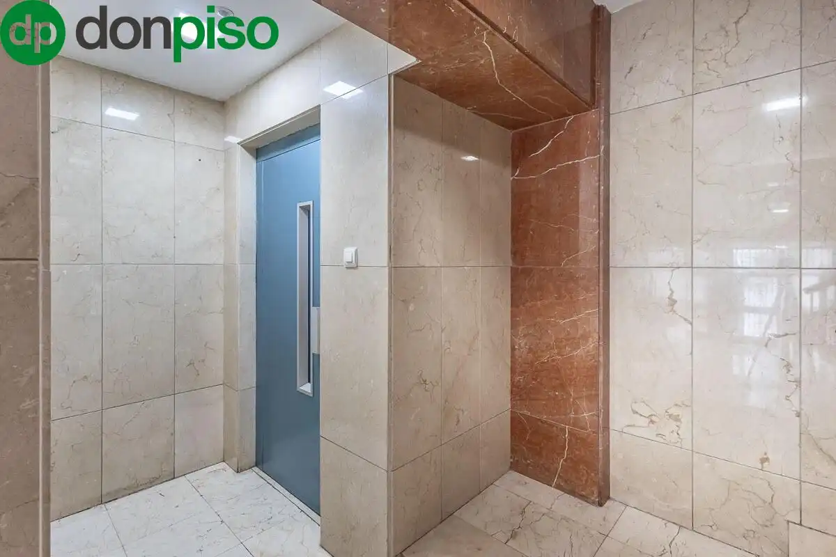 Piso en venta en Granada con Amueblado
