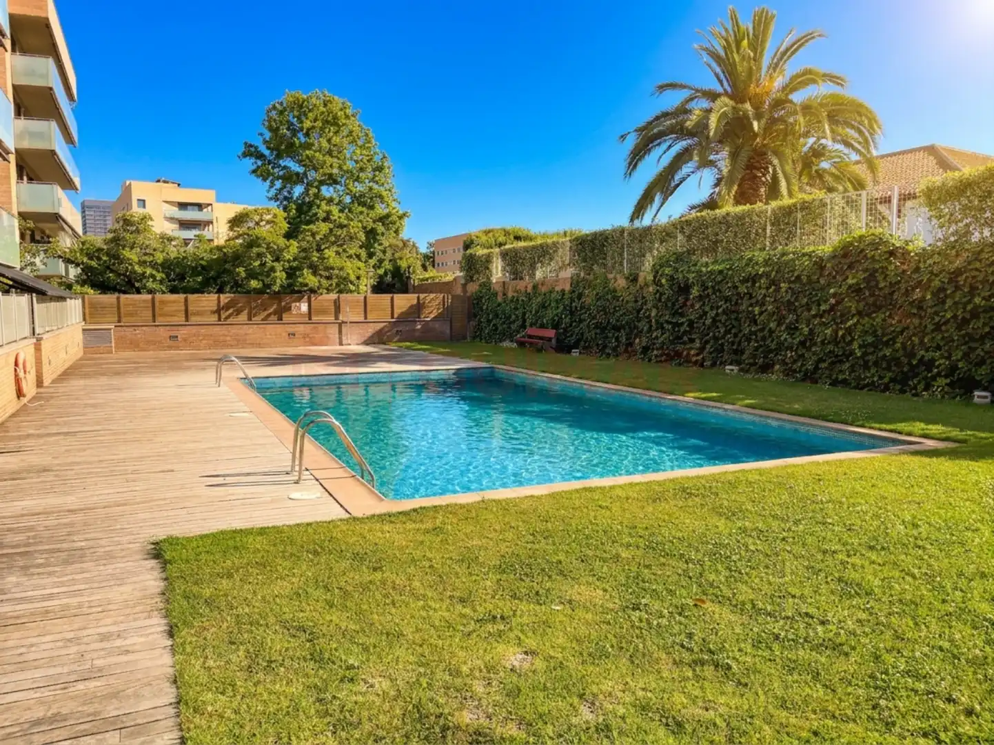 Schwimmbecken von Dachboden zur Miete in Esplugues de Llobregat mit Klimaanlage, Heizung und Privatgarten