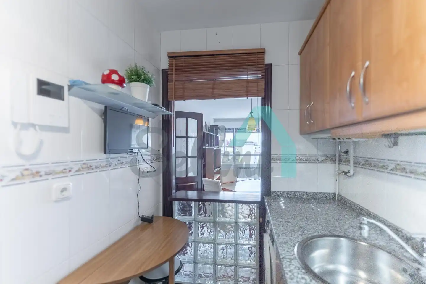 Cuina de Pis de lloguer en Oviedo  amb Calefacció, Parquet i Moblat
