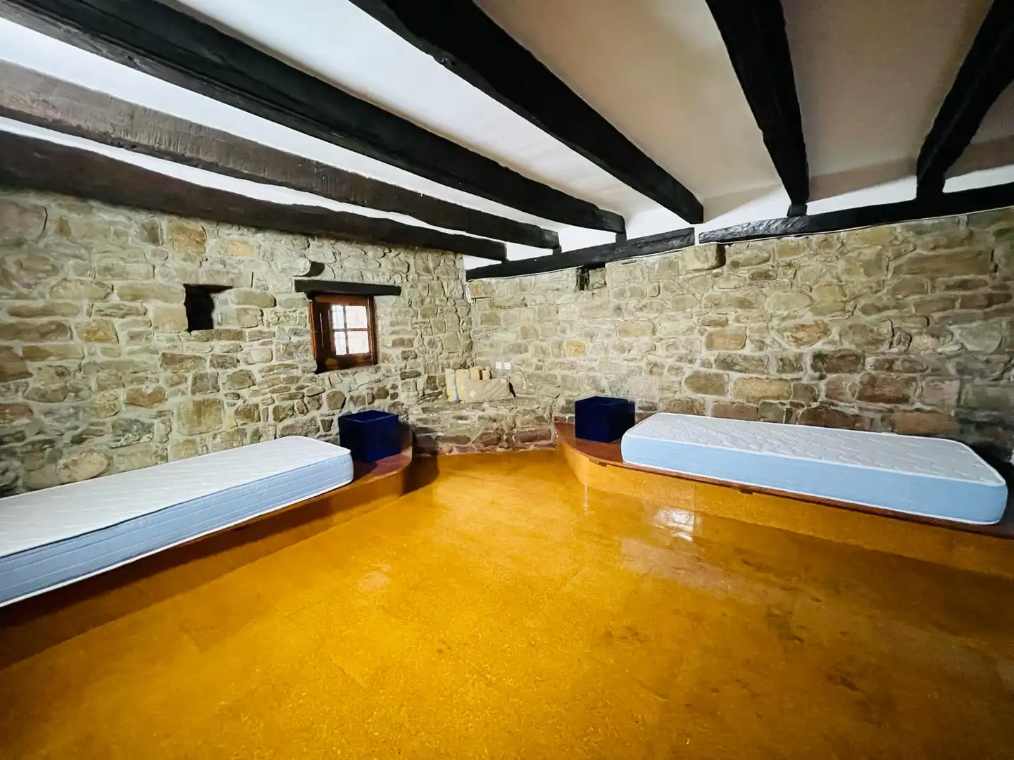 Country house zur Miete in Girona mit Heizung, Privatgarten und Schwimmbad