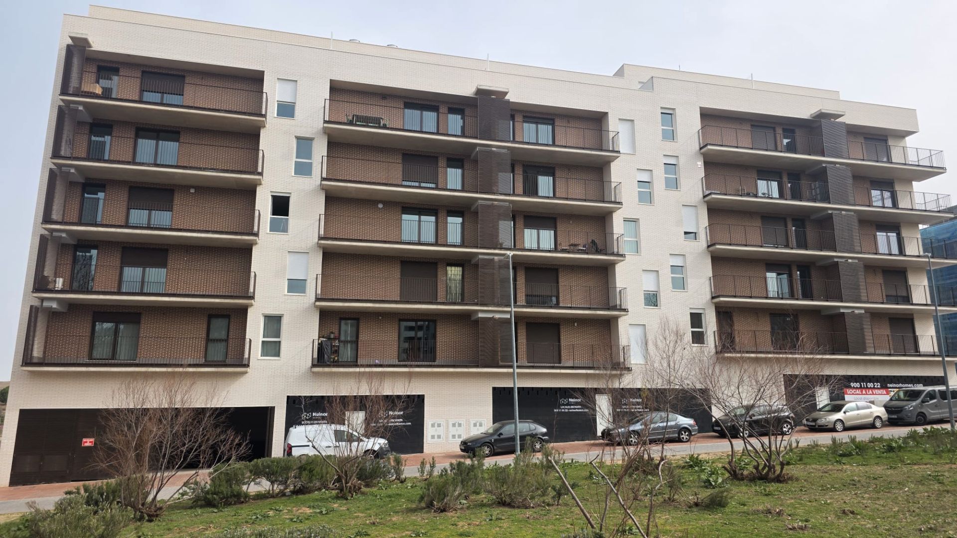 Vista exterior de Piso de alquiler en Guadalajara Capital con Aire acondicionado, Calefacción y Trastero