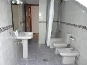 Bathroom of Flat for rent in Gijón   with Heating, Parquet flooring and Washing machine