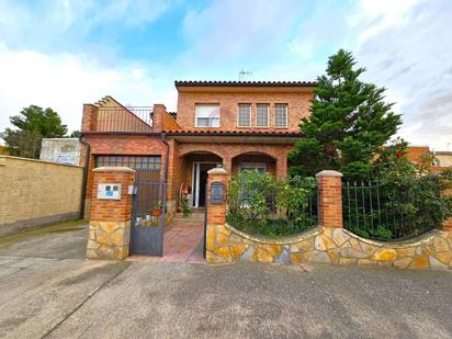 Vista exterior de Casa o xalet en venda en Sartaguda amb Terrassa