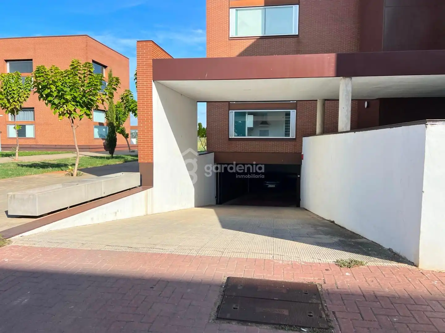 Parking de Piso de alquiler en Gelves con Aire acondicionado y Trastero