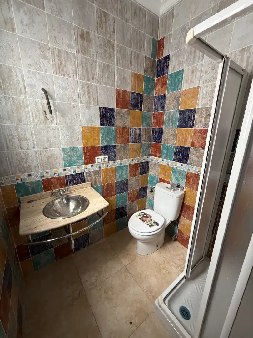 Bathroom of Flat for sale in Alcolea del Río  with Air Conditioner, Heating and Terrace