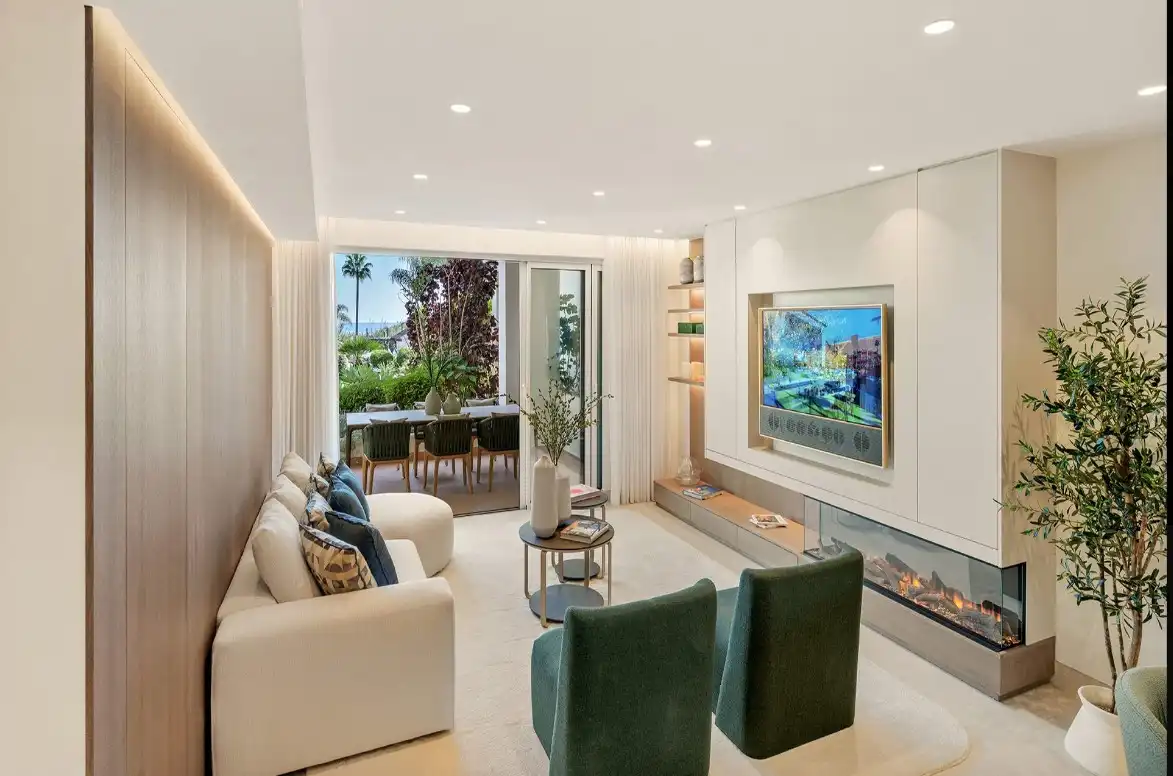 Sala d'estar de Apartament en venda en Estepona amb Aire condicionat, Calefacció i Jardí privat
