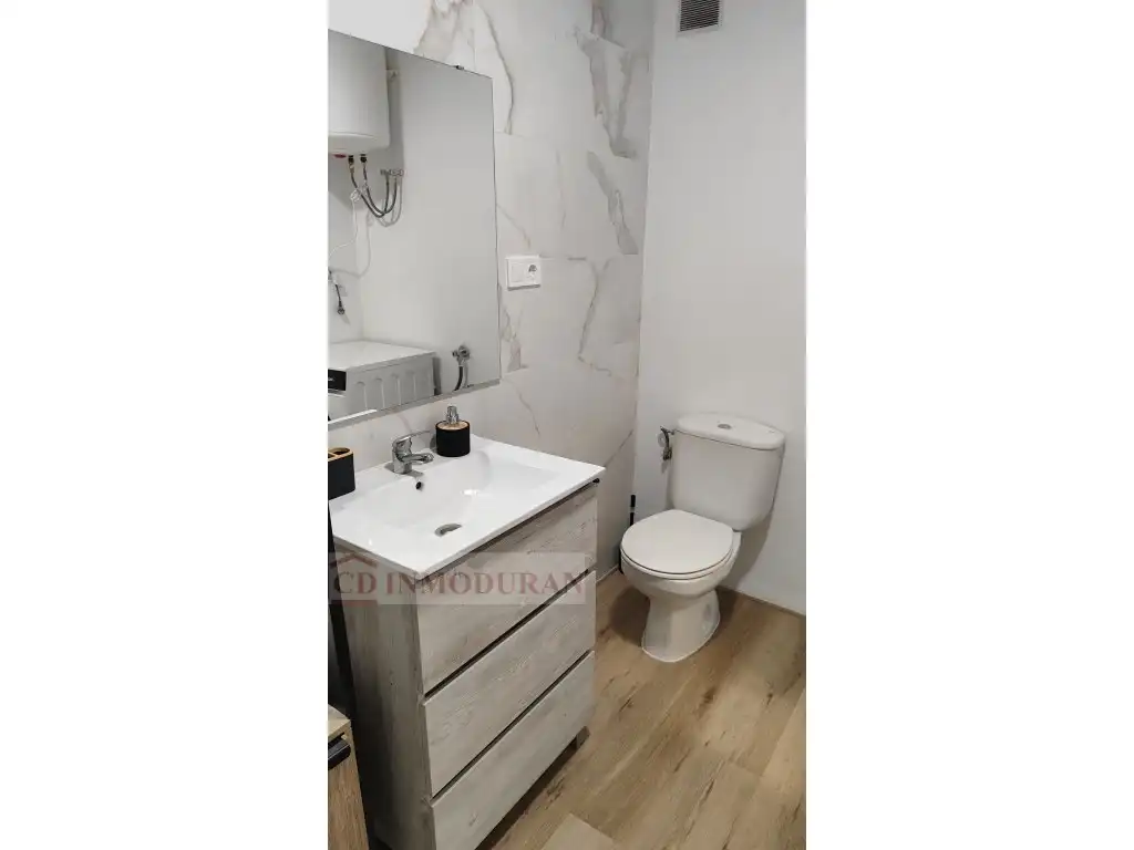 Badezimmer von Wohnung zur Miete in Alicante / Alacant