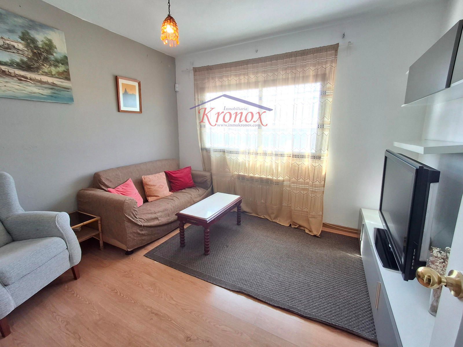 Sala d'estar de Pis en venda en  Madrid Capital amb Calefacció, Terrassa i Moblat