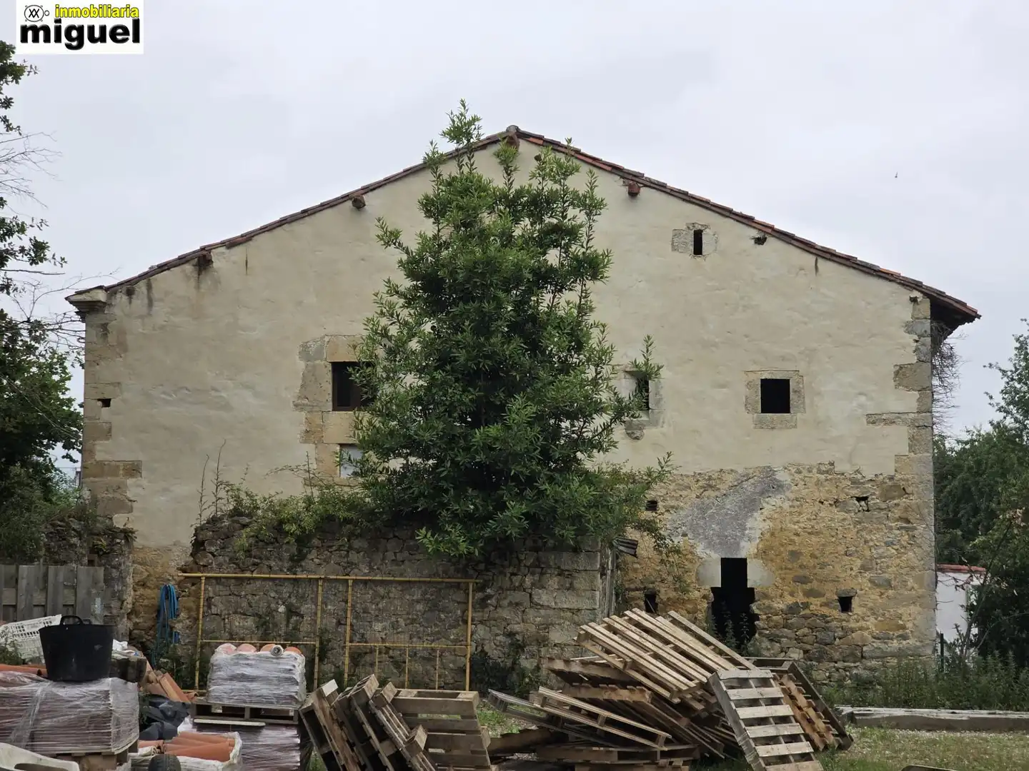Außenansicht von Haus oder Chalet zum Verkauf in Val de San Vicente  mit Privatgarten und Balkon