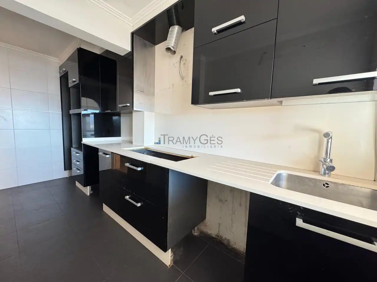 Cocina de Dúplex en venta en Vigo  con Calefacción