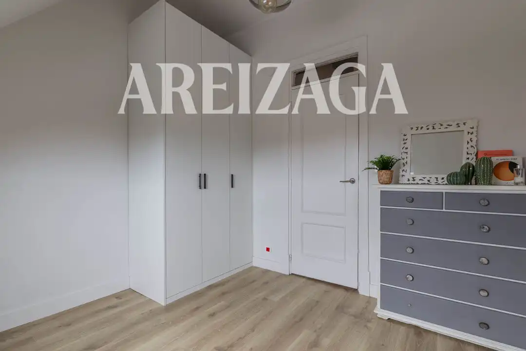 Habitación de Ático en venta en Donostia - San Sebastián  con Calefacción y Amueblado