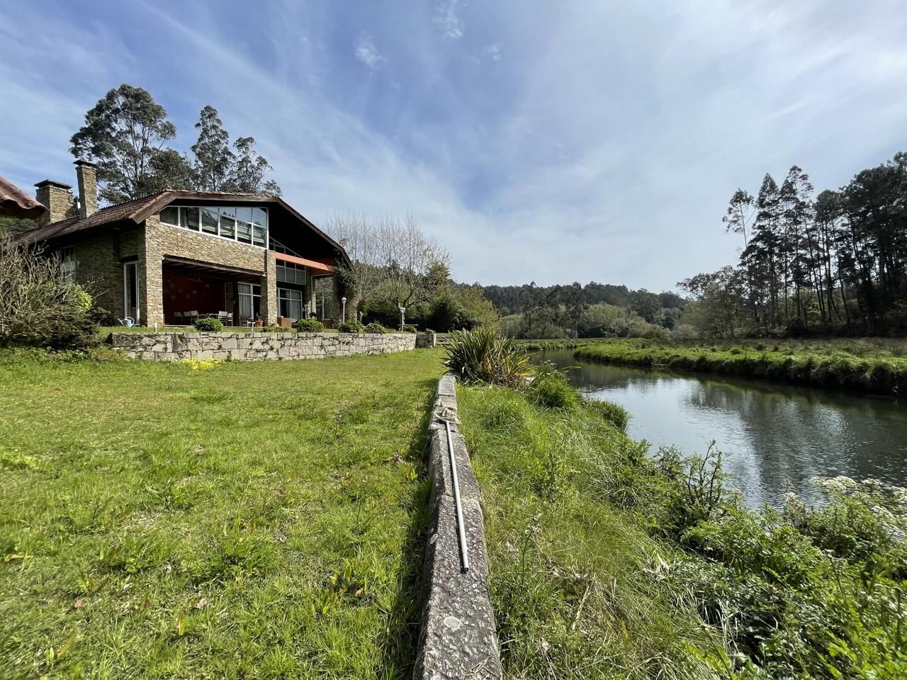 Vista exterior de Casa o xalet en venda en Paderne amb Calefacció, Jardí privat i Terrassa