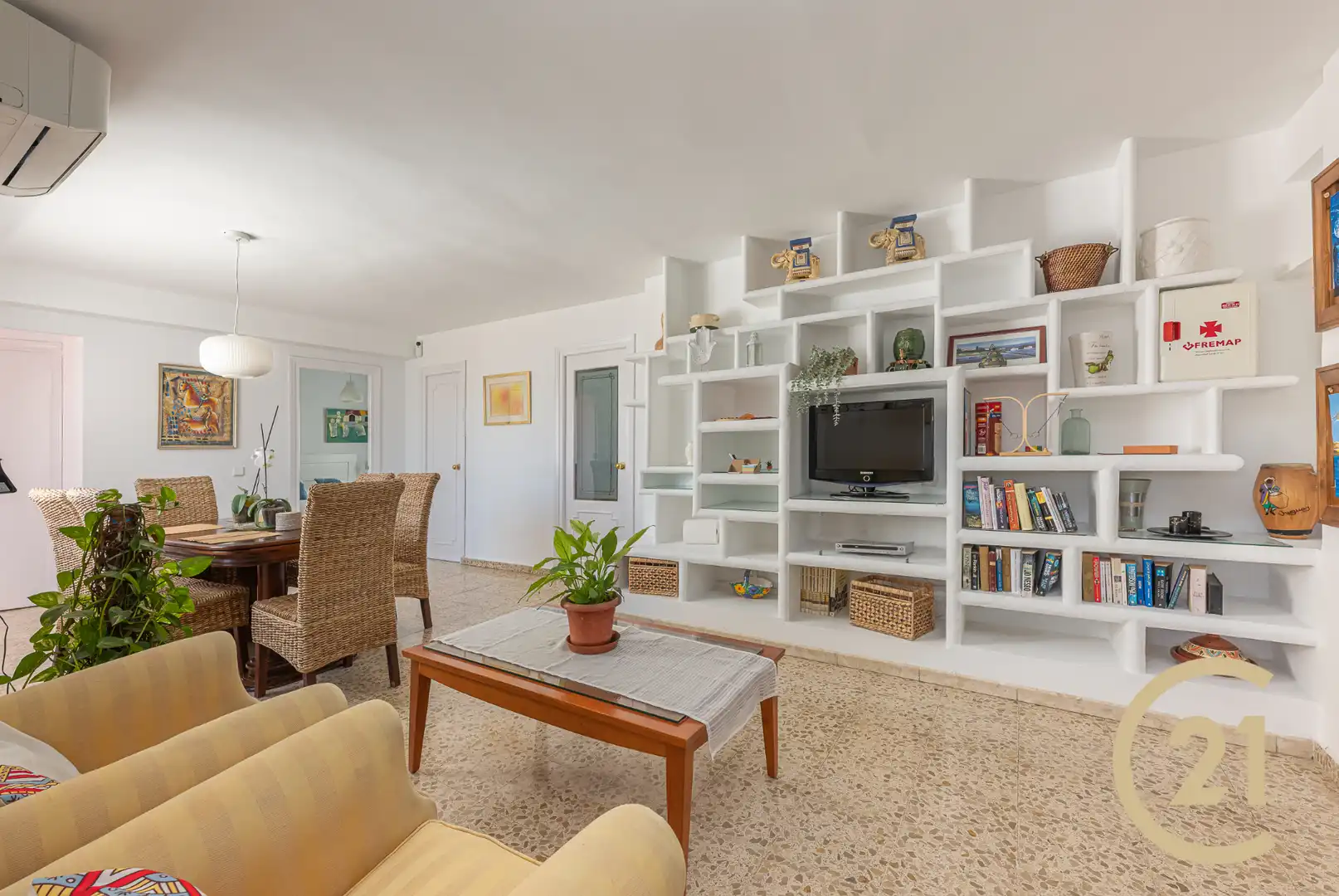 Sala de estar de Ático en venta en Marbella con Aire acondicionado, Terraza y Internet
