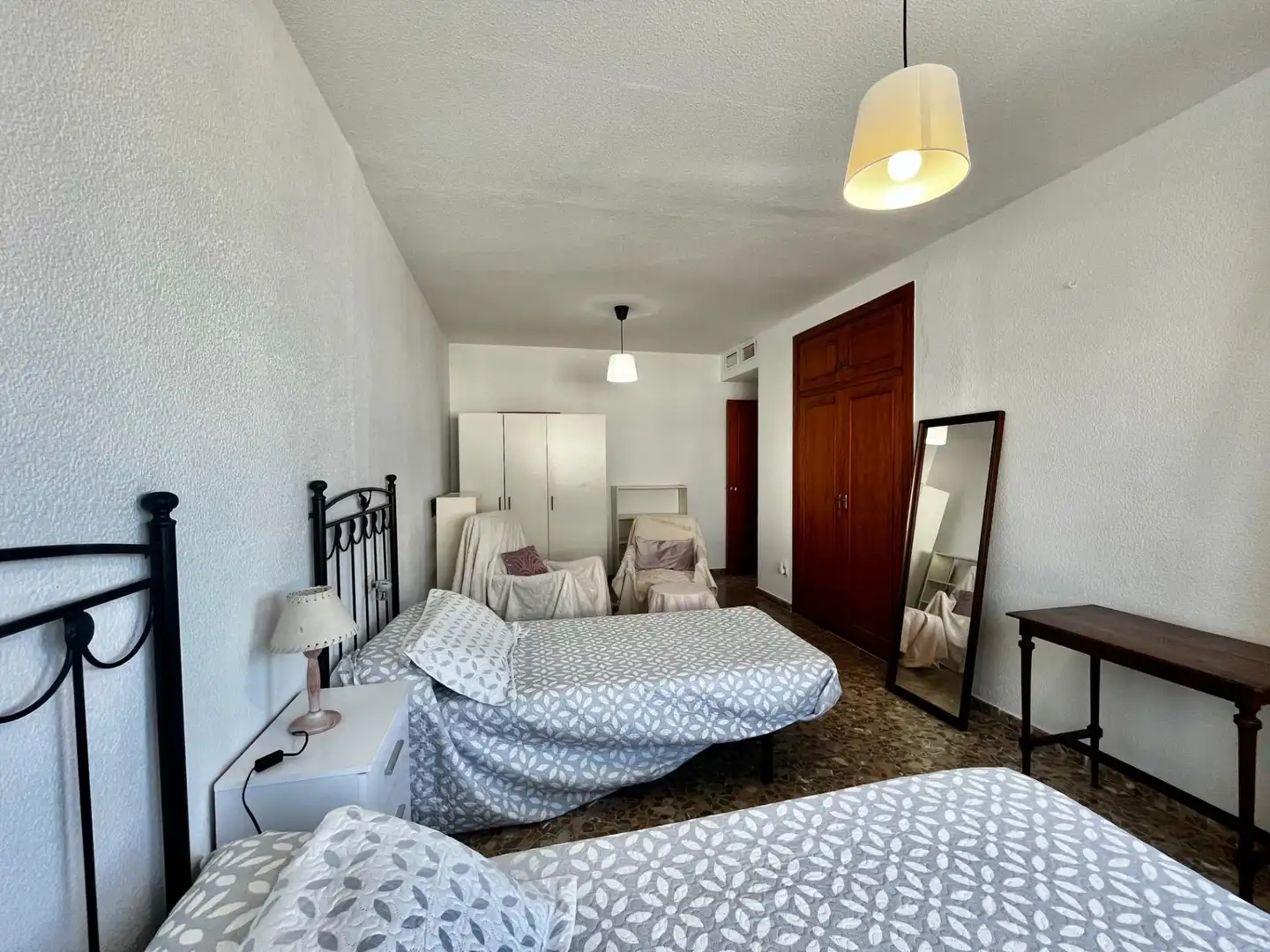 Dormitori de Casa adosada de lloguer en Almería amb Aire condicionat, Calefacció i Jardí privat
