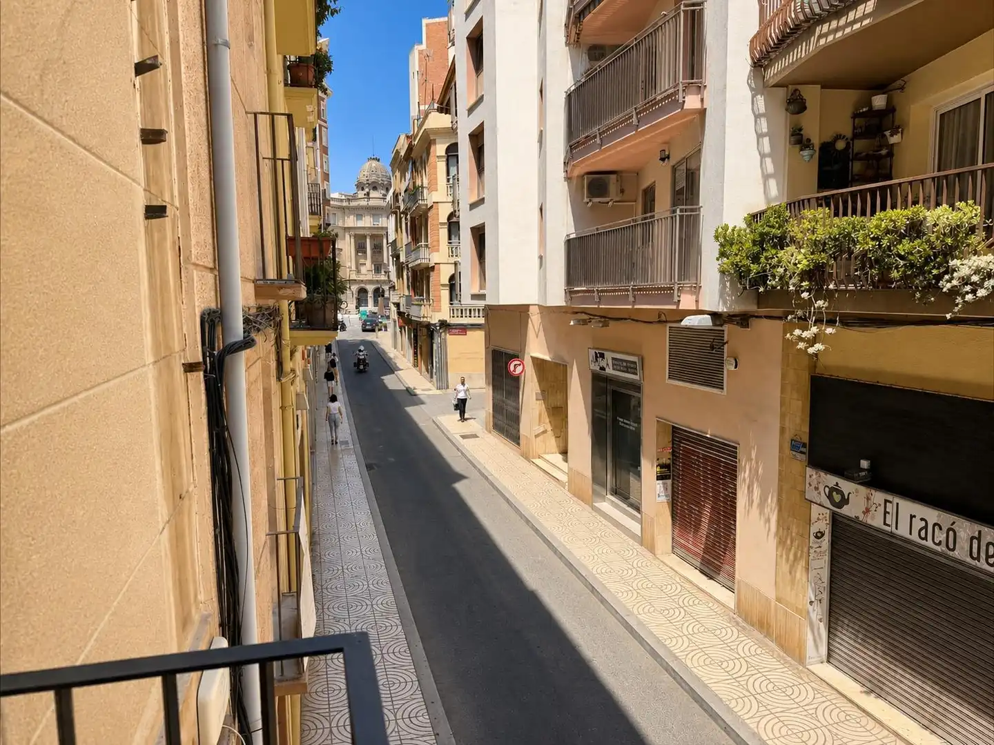 Vista exterior de Piso en venta en Reus con Aire acondicionado, Terraza y Balcón