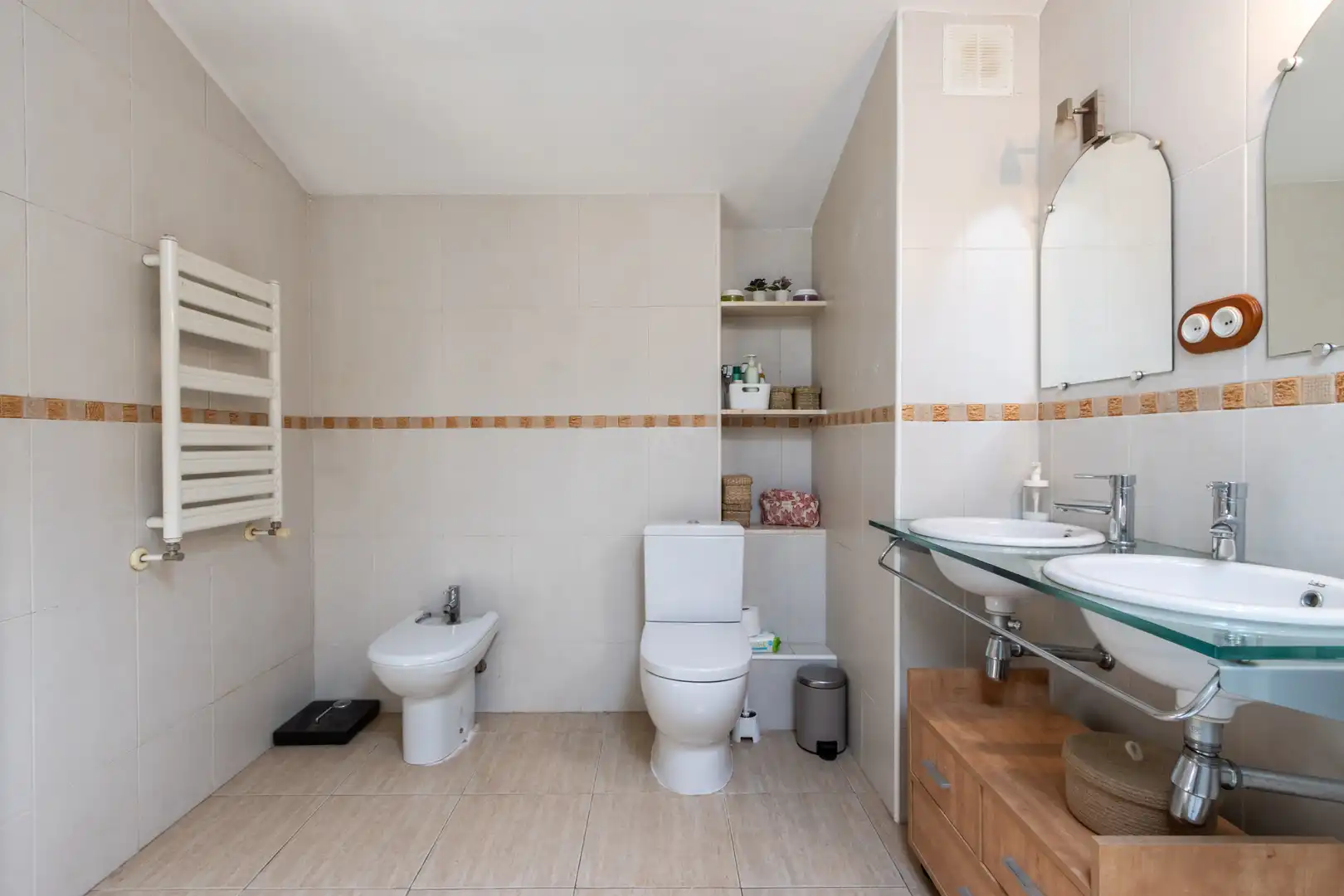 Baño de Casa adosada en venta en Lliçà d'Amunt con Aire acondicionado y Calefacción