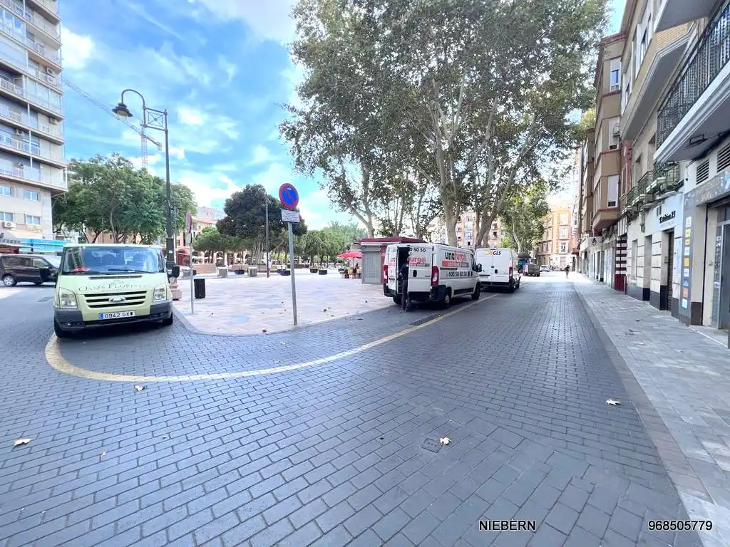 Local comercial en alquiler en Calle Canales 18, imagen 4